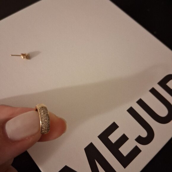 Mejuri Single Pave Diamond Huggie Hoop - Picture 1 of 1